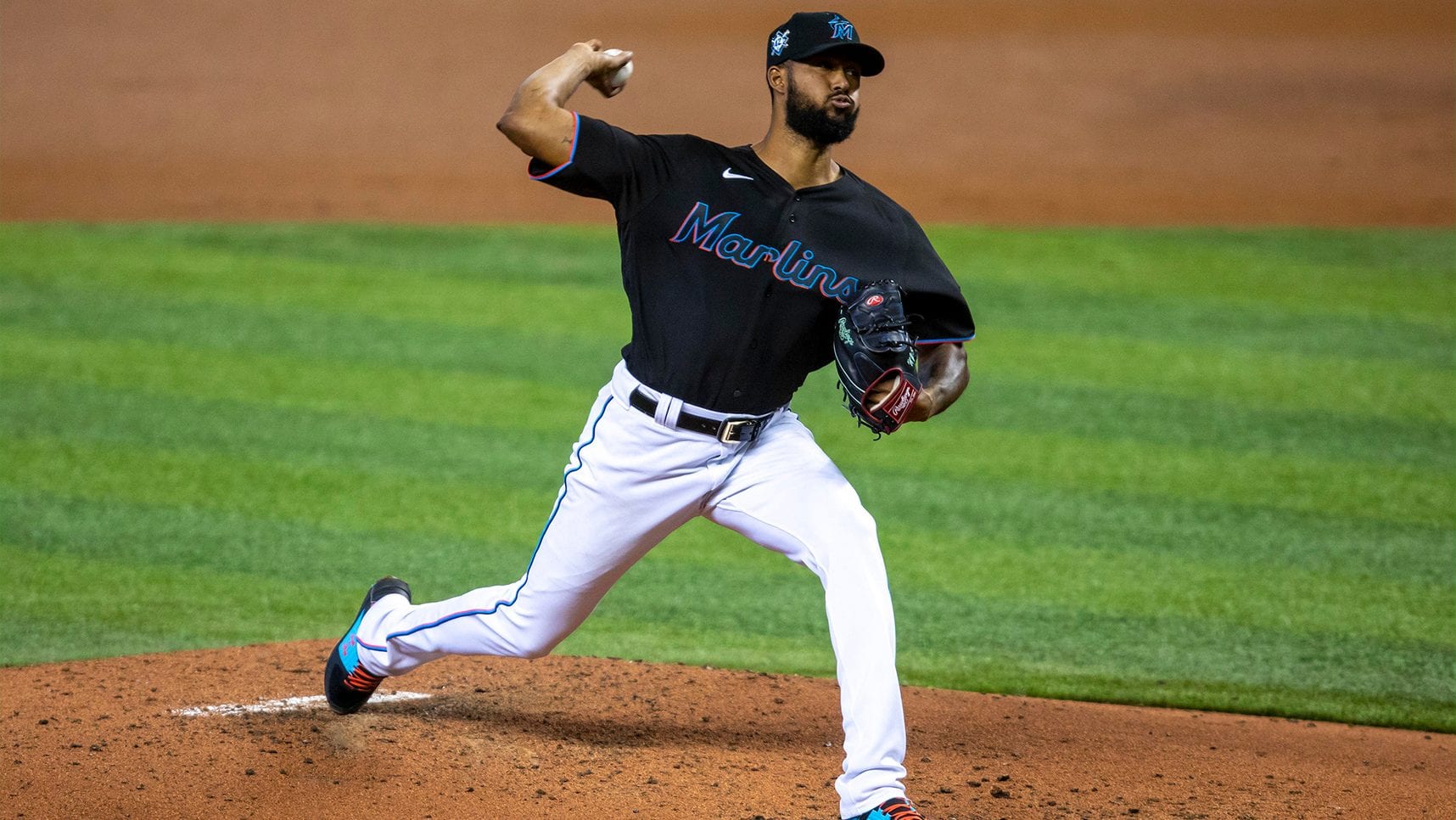 Sandy Alcantara tosses CG as Marlins edge Yankees