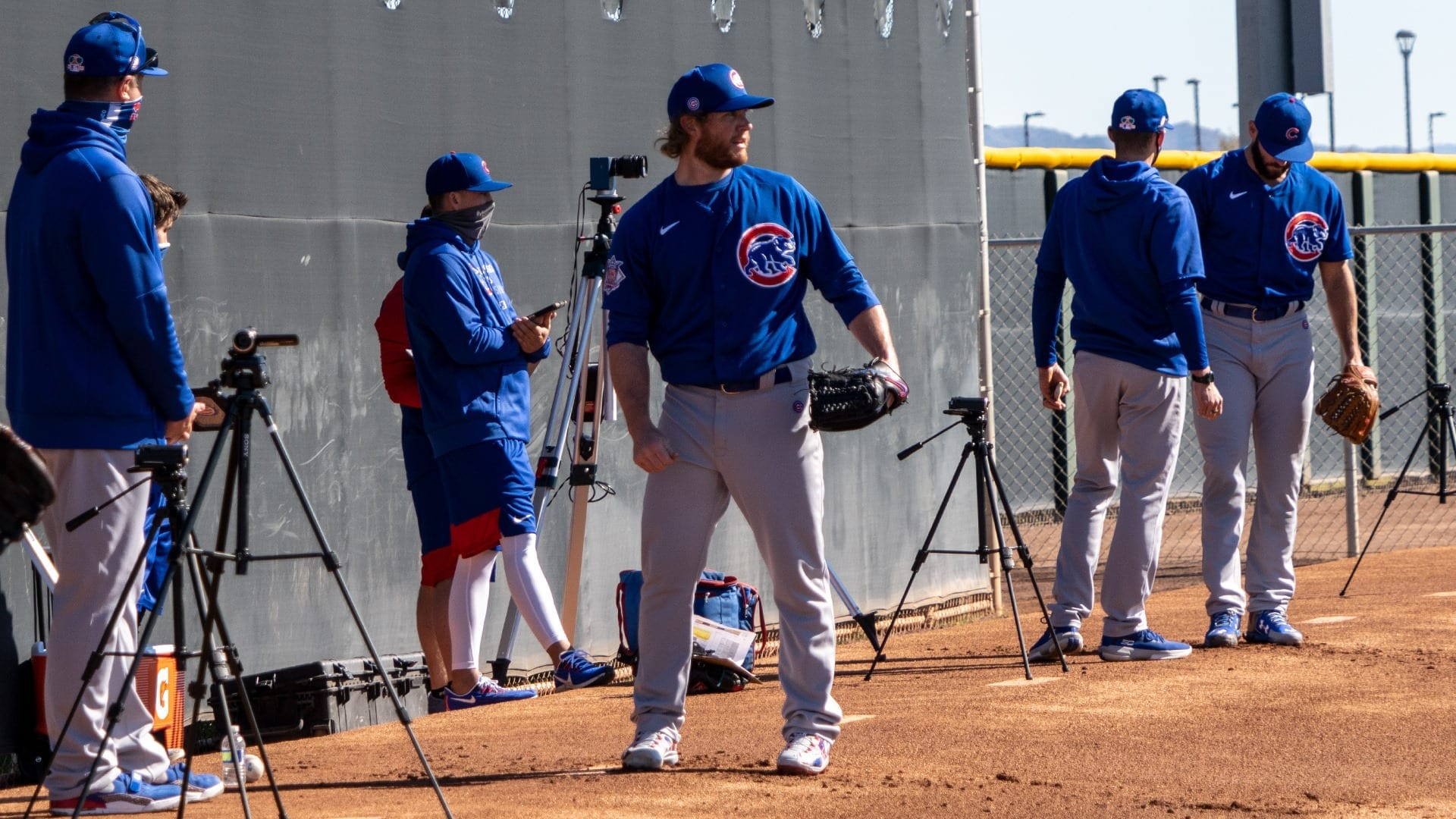 Chicago Cubs' Dansby Swanson (7) bats during a spring training