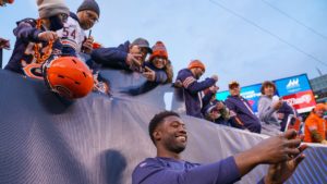 Roquan Smith Bears Fans Soldier Field
