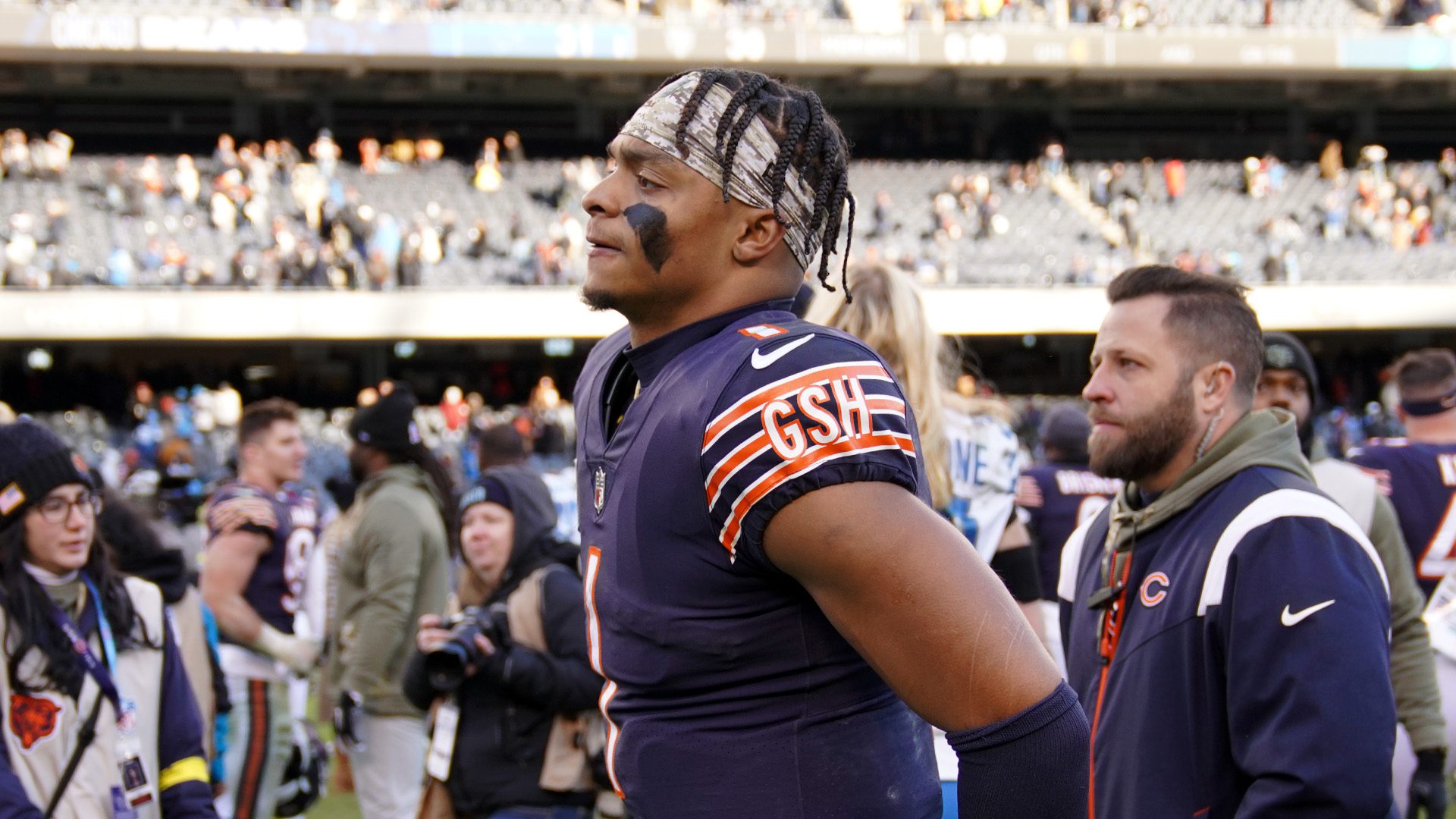 Bears' Fields to Miss Finale, Ending Shot At QB Rushing Mark