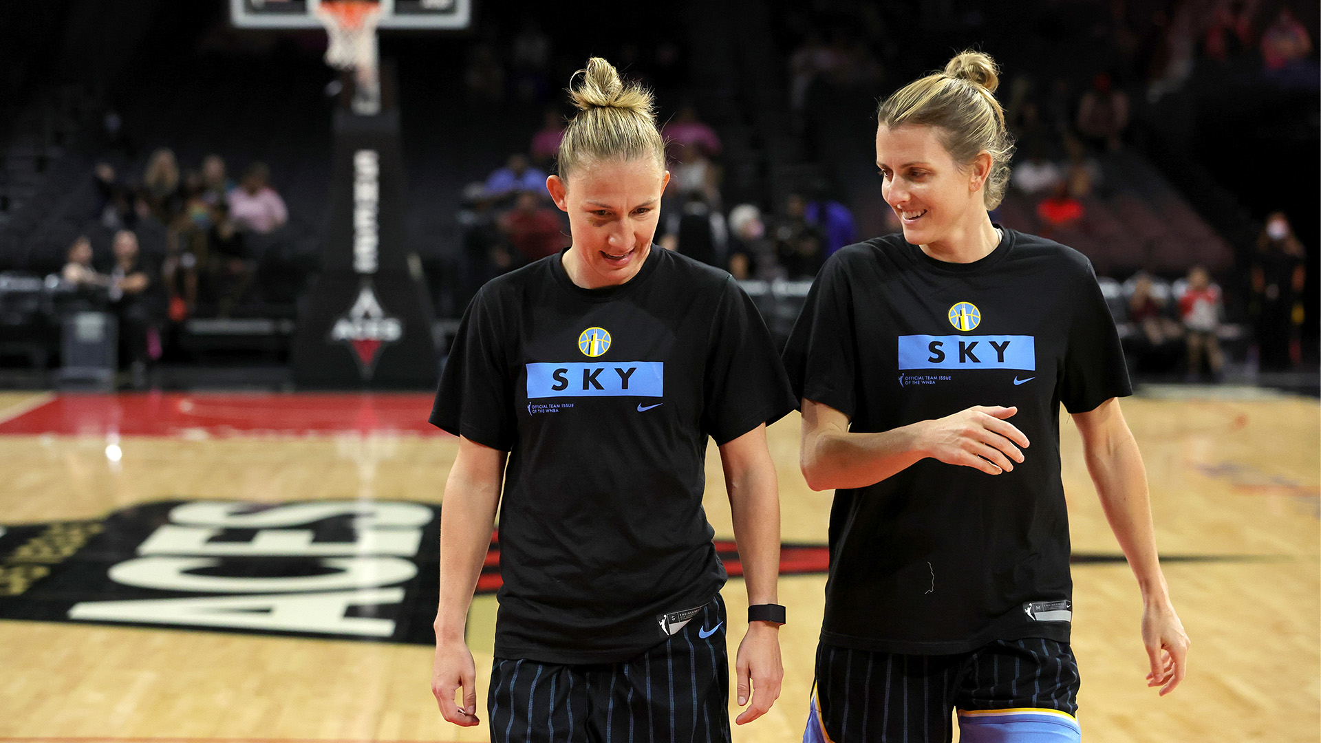 Courtney Vandersloot reacts to breaking wife Allie Quigley's Sky record(01)