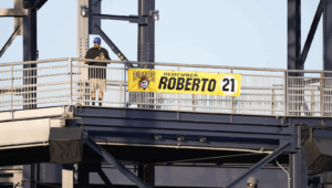 Roberto Clemente Poster Pnc Park Pittsburgh