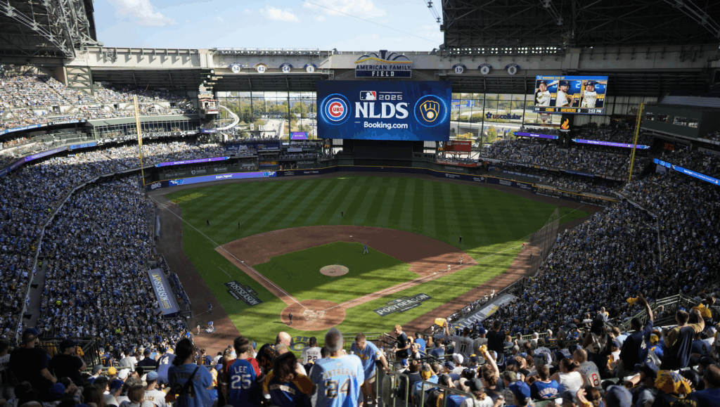 Nlds Generic Cubs Brewers Matchup Milwaukee Park