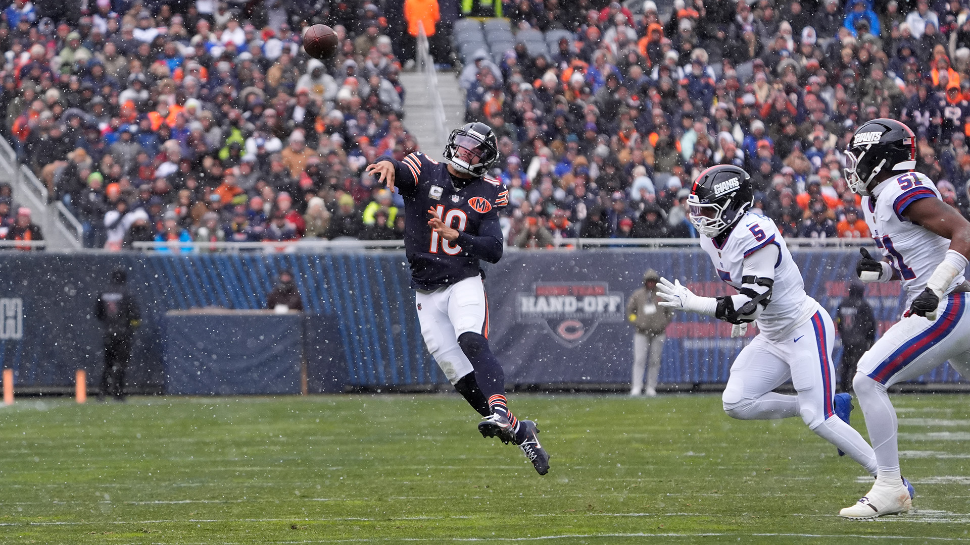 Bears, Ben Johnson finding balance with Caleb Williams ability to run, pass