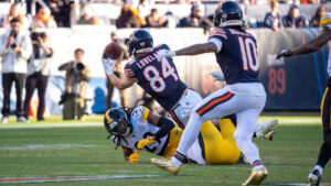 Colston Loveland Bears Eagles Steelers