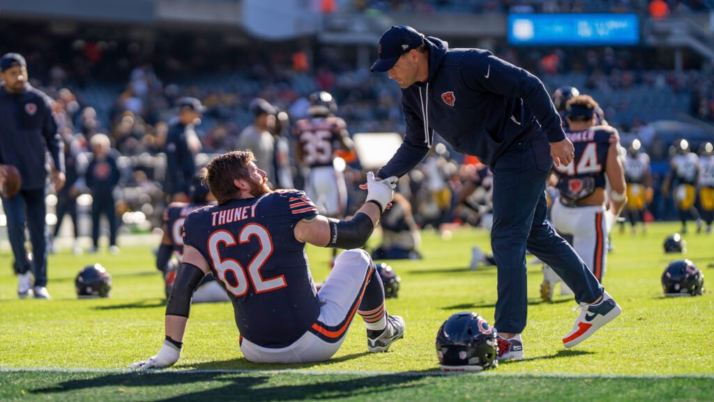 Ben Johnson Joe Thuney Bears Packers Playoffs